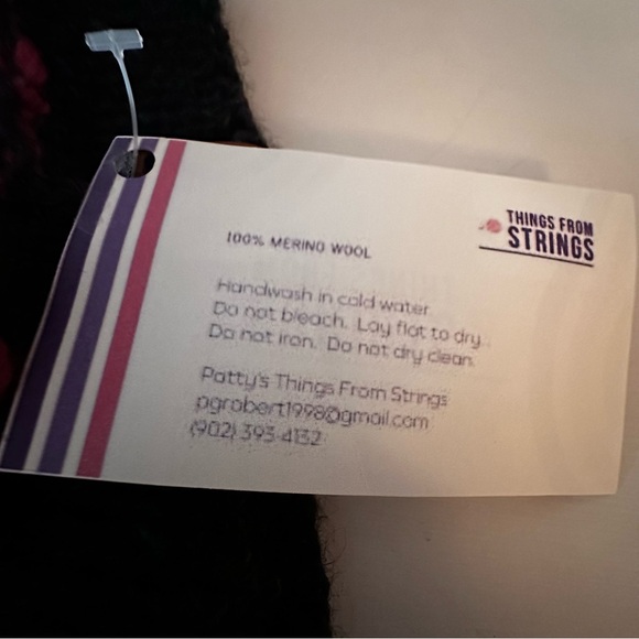 Things From Strings - Hat, Beanie, 100% Merino, Flower Design, NWT - Picture 5 of 5